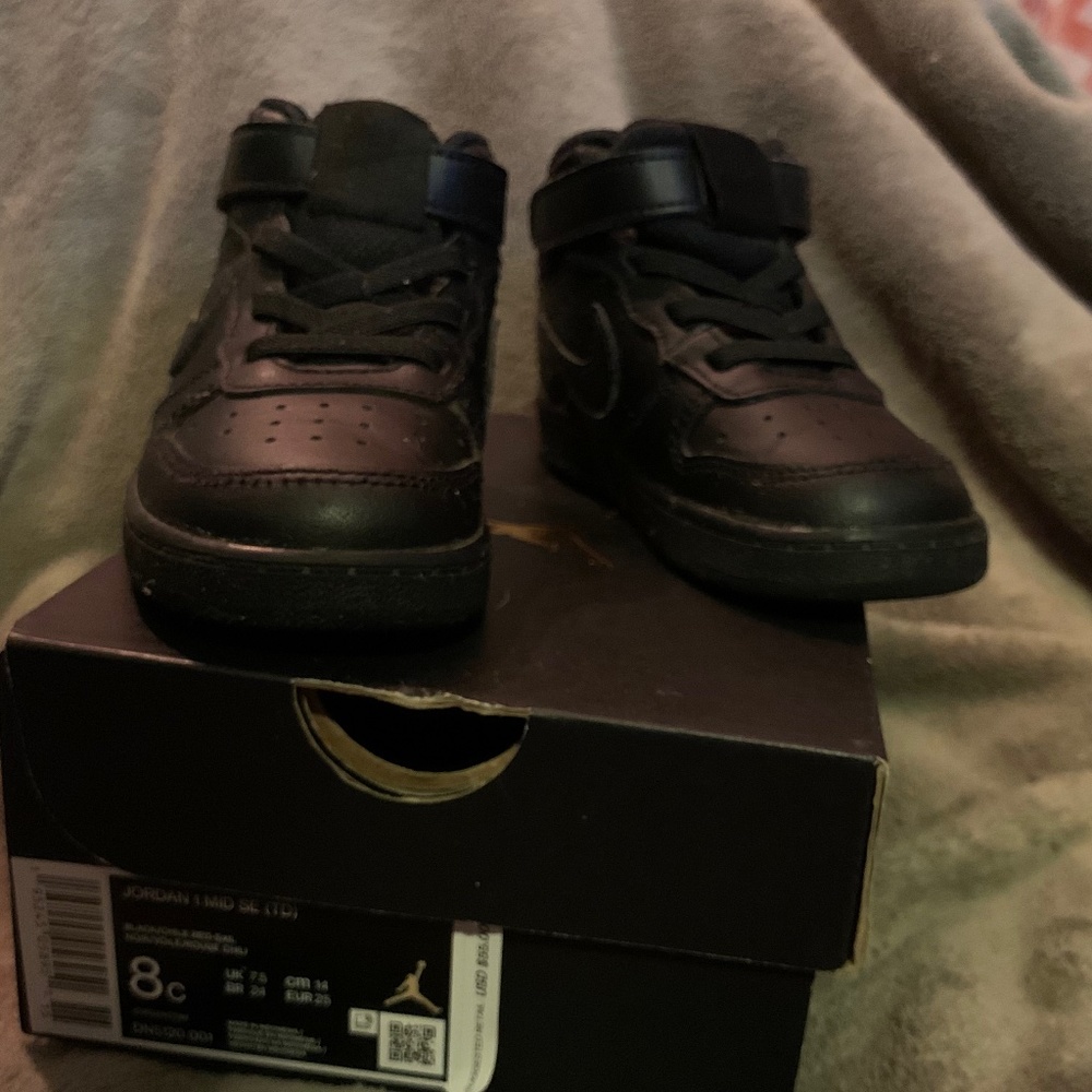 Toddler shoes size 8c